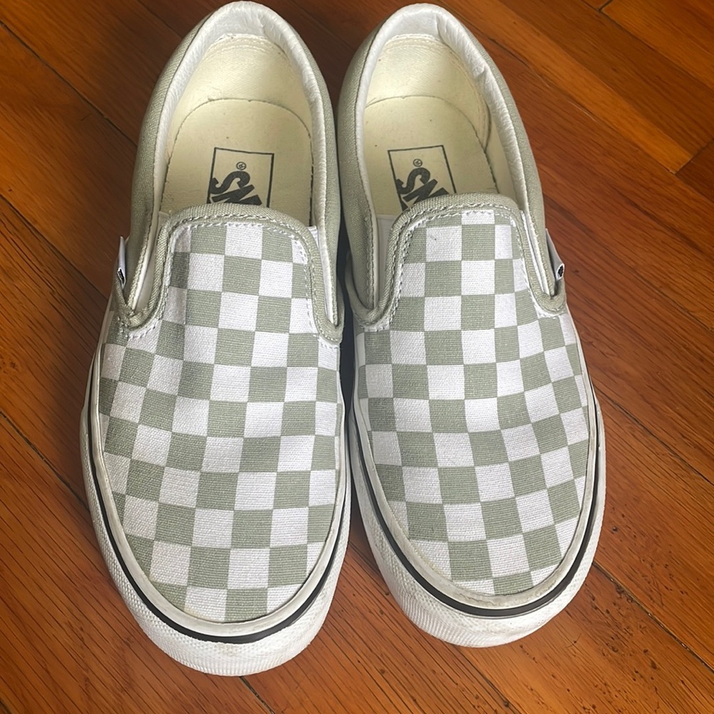Classic Slip-On Shoe, Size: 5.5 Women Color: Desert Sage/True White USED
